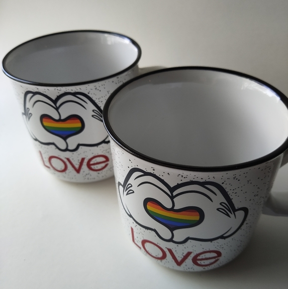 2 × Disney Mickey Rainbow Heart Hands Pride Love Mug 20oz - Picture 4 of 7